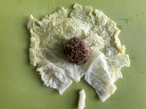 Involtini di cavolo vegetariani con funghi, riso e miso - Preparazione tappa 6