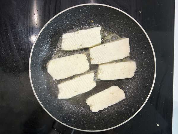 Zucca butternut ripiena di lenticchie e halloumi: ricetta vegetariana ricca di sapore - Preparazione tappa 8