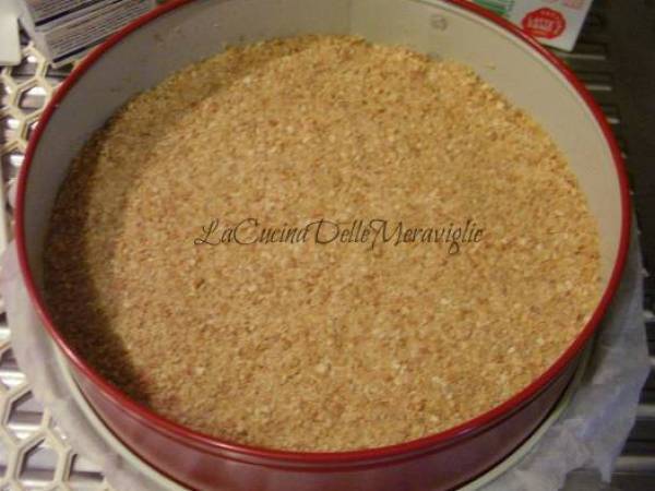 Cheesecake freddo con yogurt e gelatina alle pesche - Preparazione tappa 1
