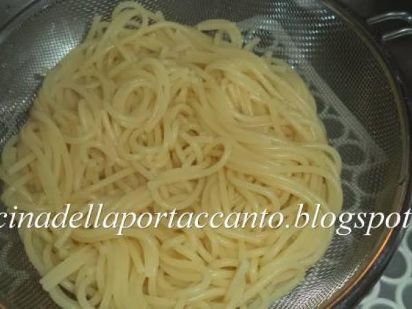 Spaghetti poveri con salsa salernitana - Preparazione tappa 4