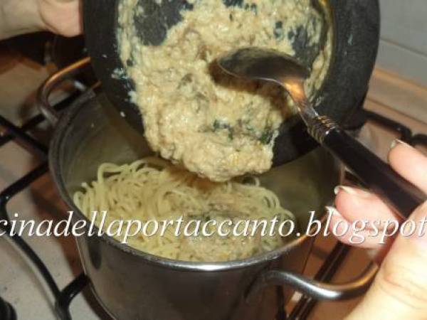 Spaghetti poveri con salsa salernitana - Preparazione tappa 5