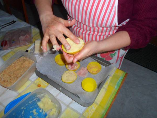 Muffin di patate con un cuore ripieno di - Preparazione tappa 5
