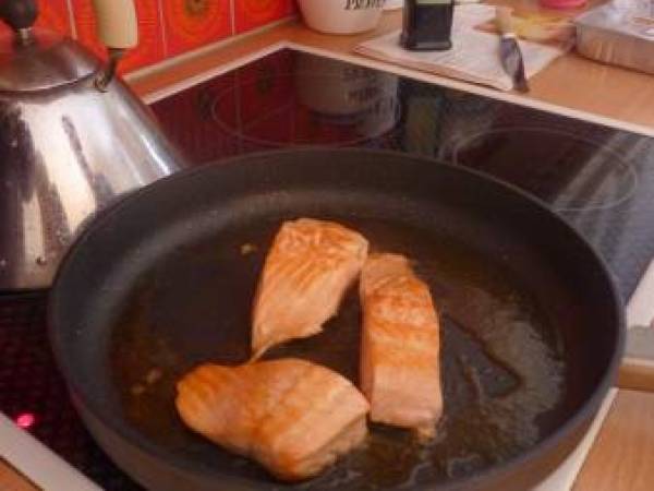 Ravioli Norsk al salmone, caprino e timo - Preparazione tappa 1