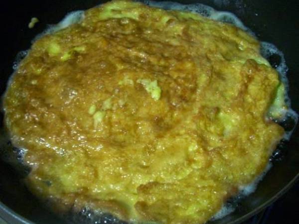 Rotolo di pasta sfoglia con frittata. - Preparazione tappa 1