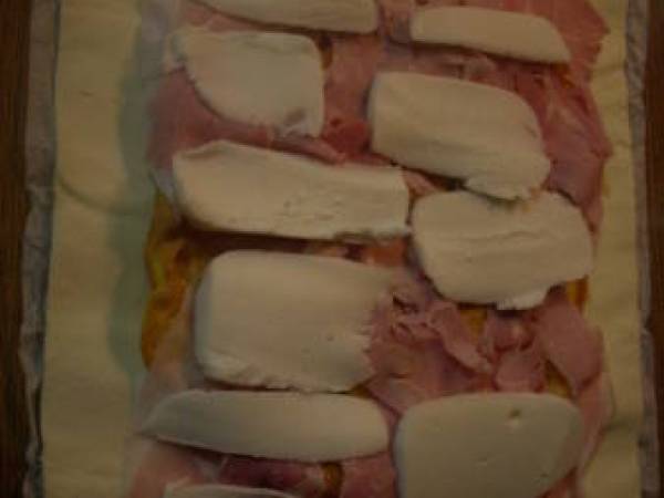 Rotolo di pasta sfoglia con frittata. - Preparazione tappa 2