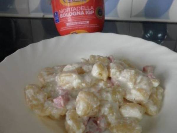 Gnocchi di patate con ricotta e La Blu di Felsineo Mortadella Bologna IGP - Preparazione tappa 1