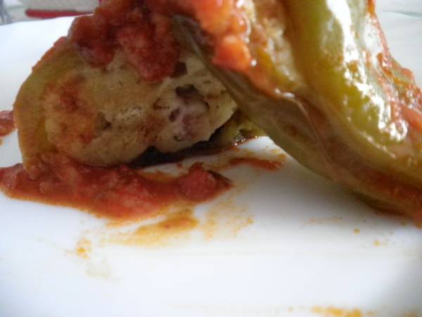 Peperoni Cornetti ripieni con pane prosciutto e formaggio - Preparazione tappa 1