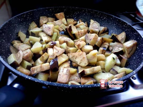 Tortino di melanzane farcito con scamorza affumicata e mortadella - Preparazione tappa 1