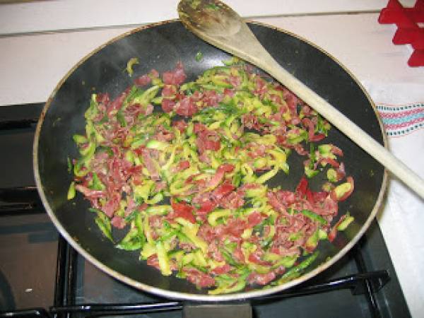 Penne zucchine e bresaola - Preparazione tappa 2