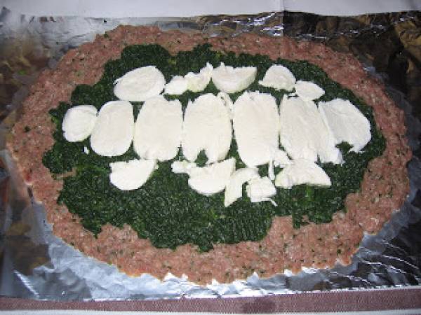 Polpettone al forno con spinaci e mozzarella - Preparazione tappa 5