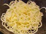 Tappa 3 - Spaghetti di zucchine al sugo di pomodoro a freddo