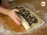Tappa 8 - Torta chinoise farcita con crema pasticcera e gocce di cioccolato