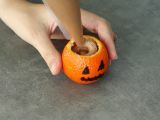Tappa 5 - Clementine di Halloween ripiene con mousse al cioccolato