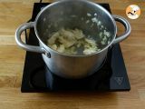 Tappa 2 - One pot pasta con spinaci, pollo e formaggio caprino fresco