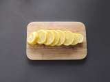 Tappa 1 - Acqua aromatizzata limone, basilico e lamponi