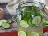 Acqua aromatizzata al cetriolo, lime, menta e zenzero, foto 1