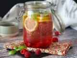 Acqua aromatizzata limone, basilico e lamponi, foto 2