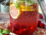 Acqua aromatizzata limone, basilico e lamponi, foto 1