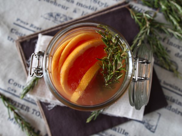 Acqua aromatizzata pompelmo e rosmarino: la bevanda detox senza zucchero aggiunto, foto 3