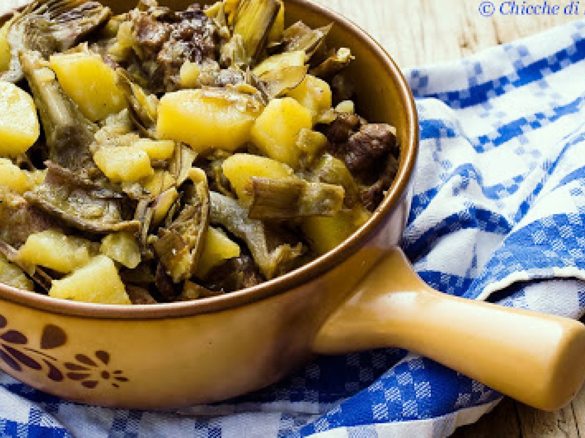 Agnello in umido con carciofi e patate