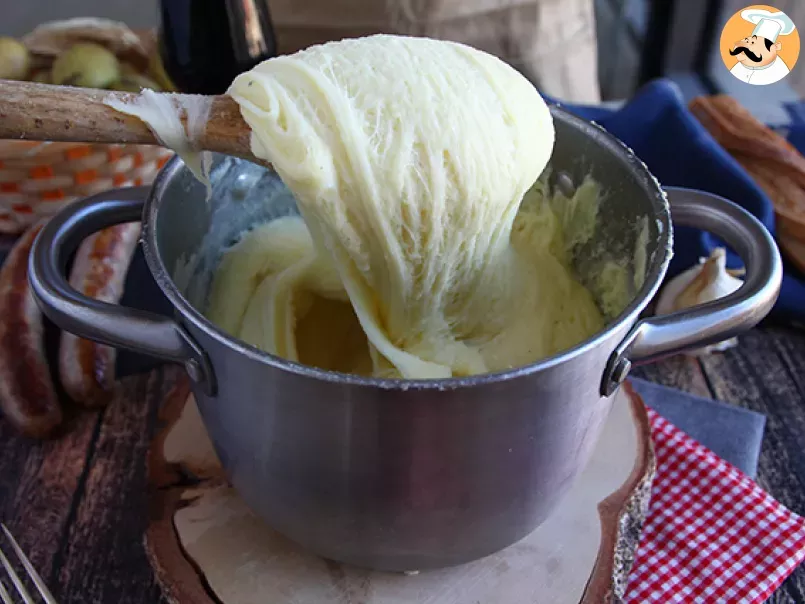Aligot, il purè di patate filante - ricetta tradizionale francese - foto 2