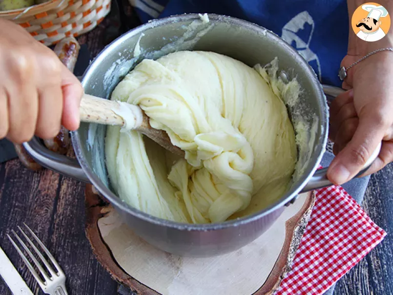 Aligot, il purè di patate filante - ricetta tradizionale francese - foto 5