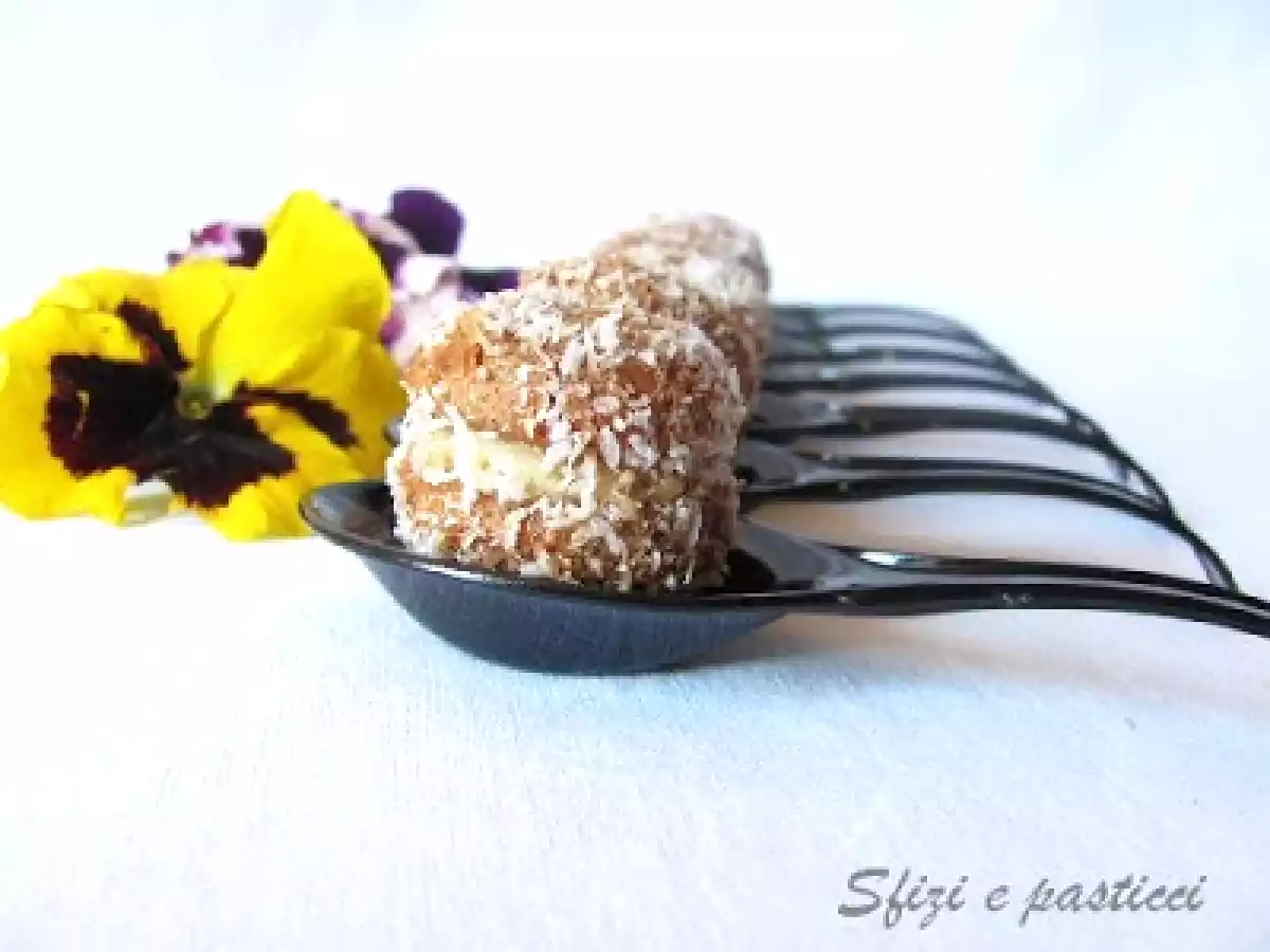 Amaretti con mascarpone e cocco