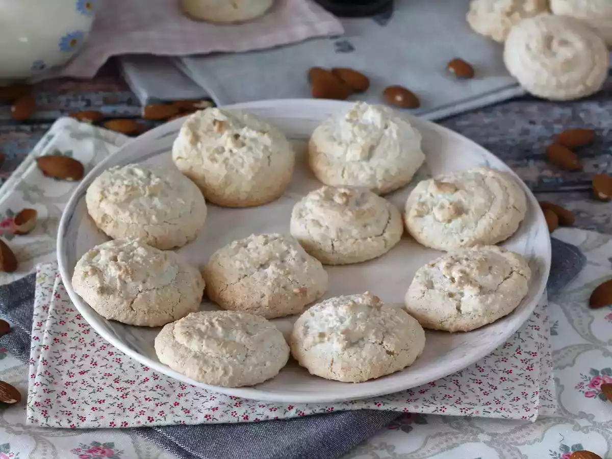 Amaretti, la ricetta veloce per preparare i biscotti che tutti adorano! - foto 2