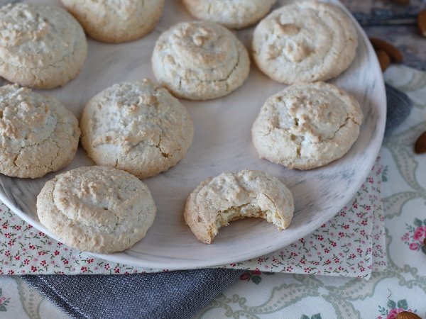 Amaretti, la ricetta veloce per preparare i biscotti che tutti adorano!