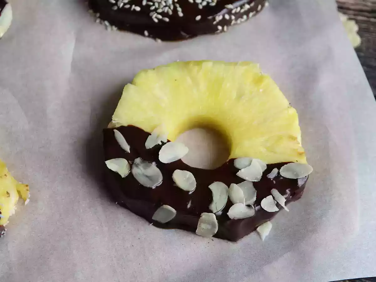 Ananas al cioccolato: il dessert perfetto da realizzare con i bambini - foto 4