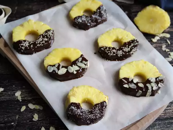 Ricetta Ananas al cioccolato: il dessert perfetto da realizzare con i bambini