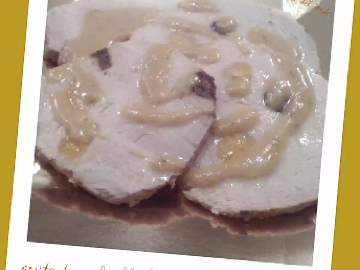 ARISTA DI MAIALE ALLA FRUTTA SECCA CON SALSA AL LATTE