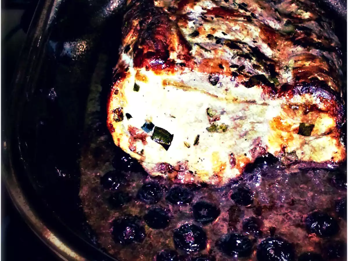 ARROSTO DI MAIALE AL VINO ROSSO E MIRTILLI