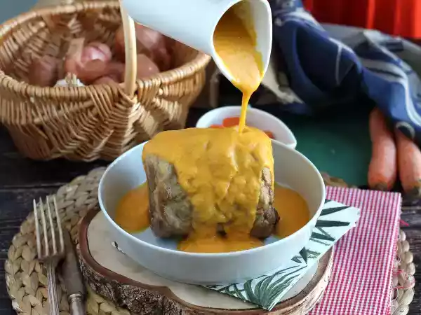 Ricetta Arrosto di maiale alla birra con salsa di carote (in pentola a pressione)