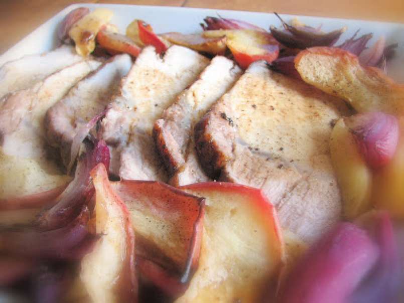Arrosto di maiale con mele e cipolle rosse, in salsa di balsamico, foto 1