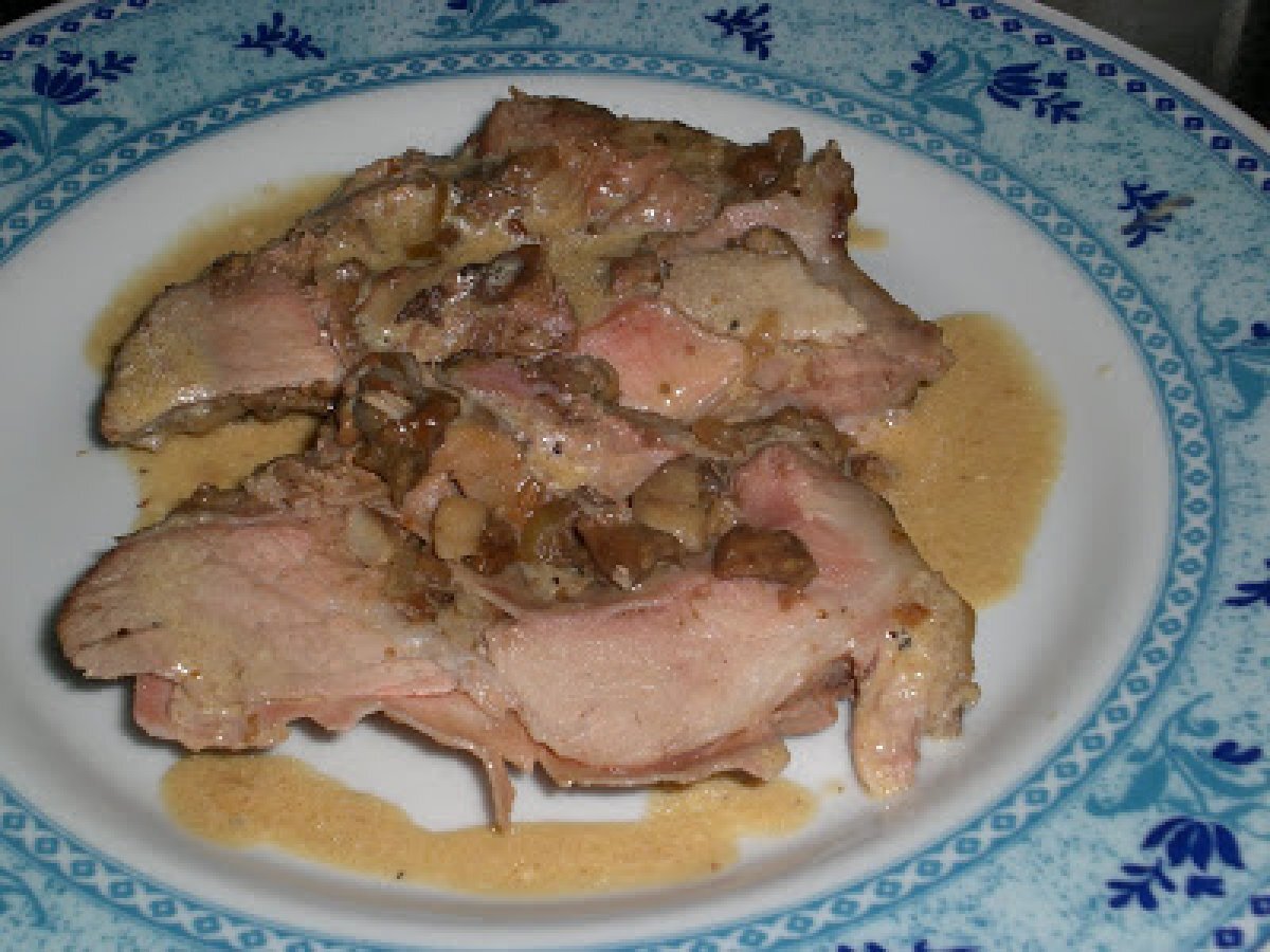 Arrosto farcito ai funghi e prosciutto