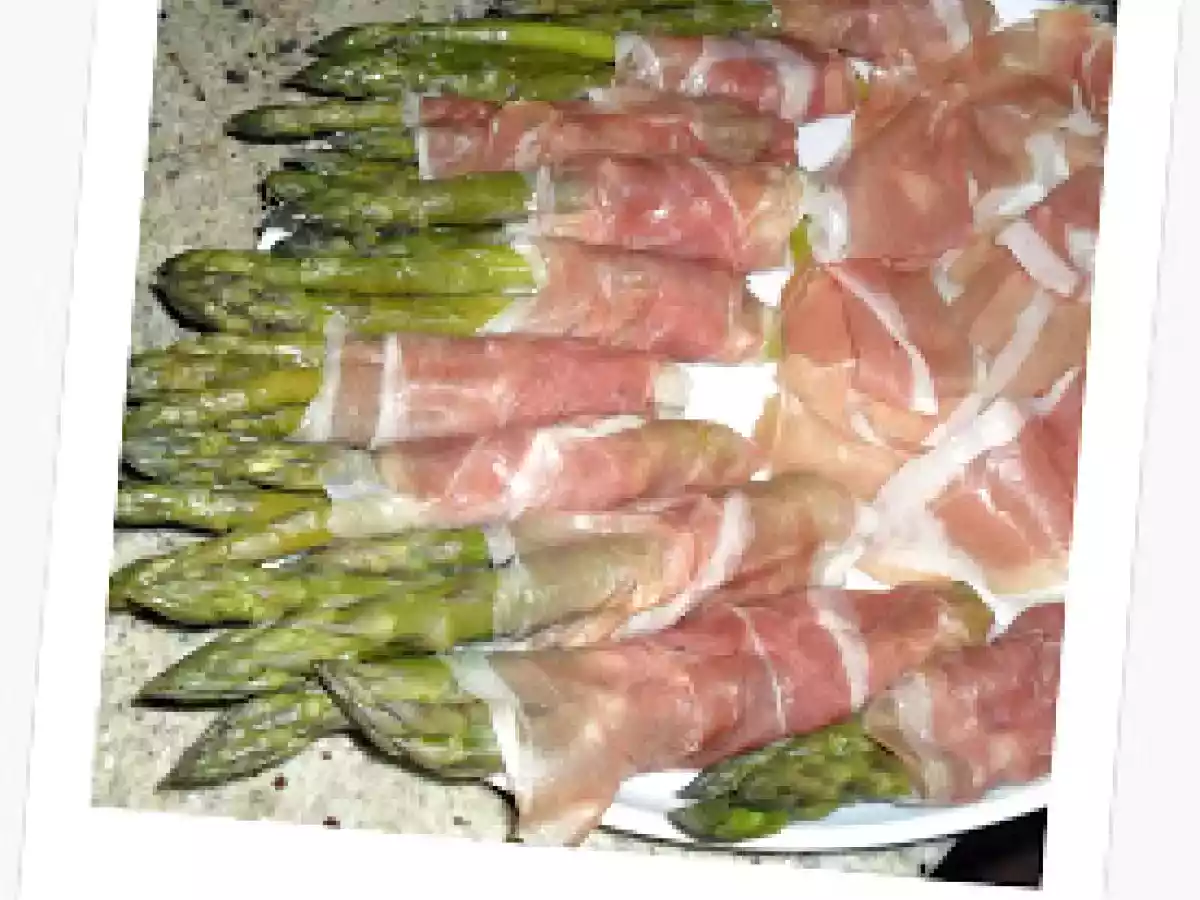 Asparagi al burro aromatizzato e culatello - pranzo di Pasqua-