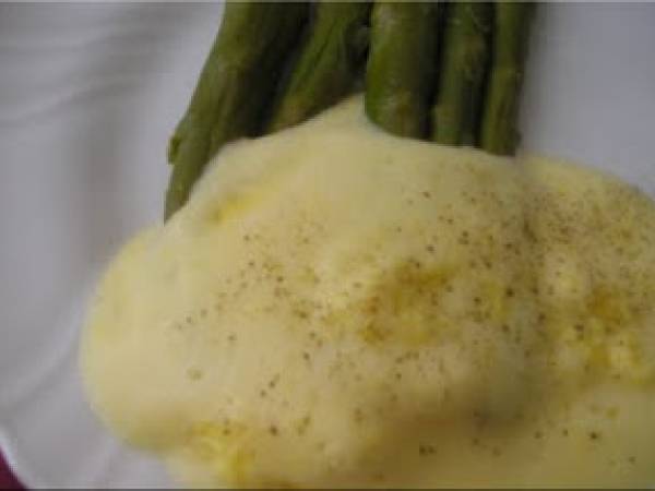 Asparagi con zabaione salato