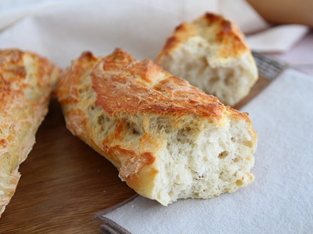 Baguette, la ricetta facile per prepararla a casa - foto 2