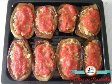 Barchette di Melanzane ripiene con salame e pane - foto 4