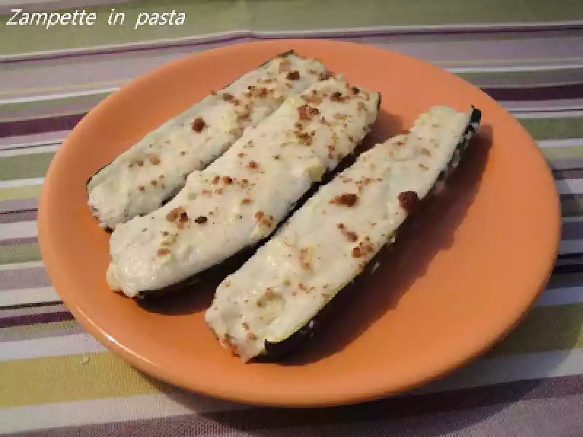 BARCHETTE DI ZUCCHINE CON BESCIAMELLA AL PARMIGIANO