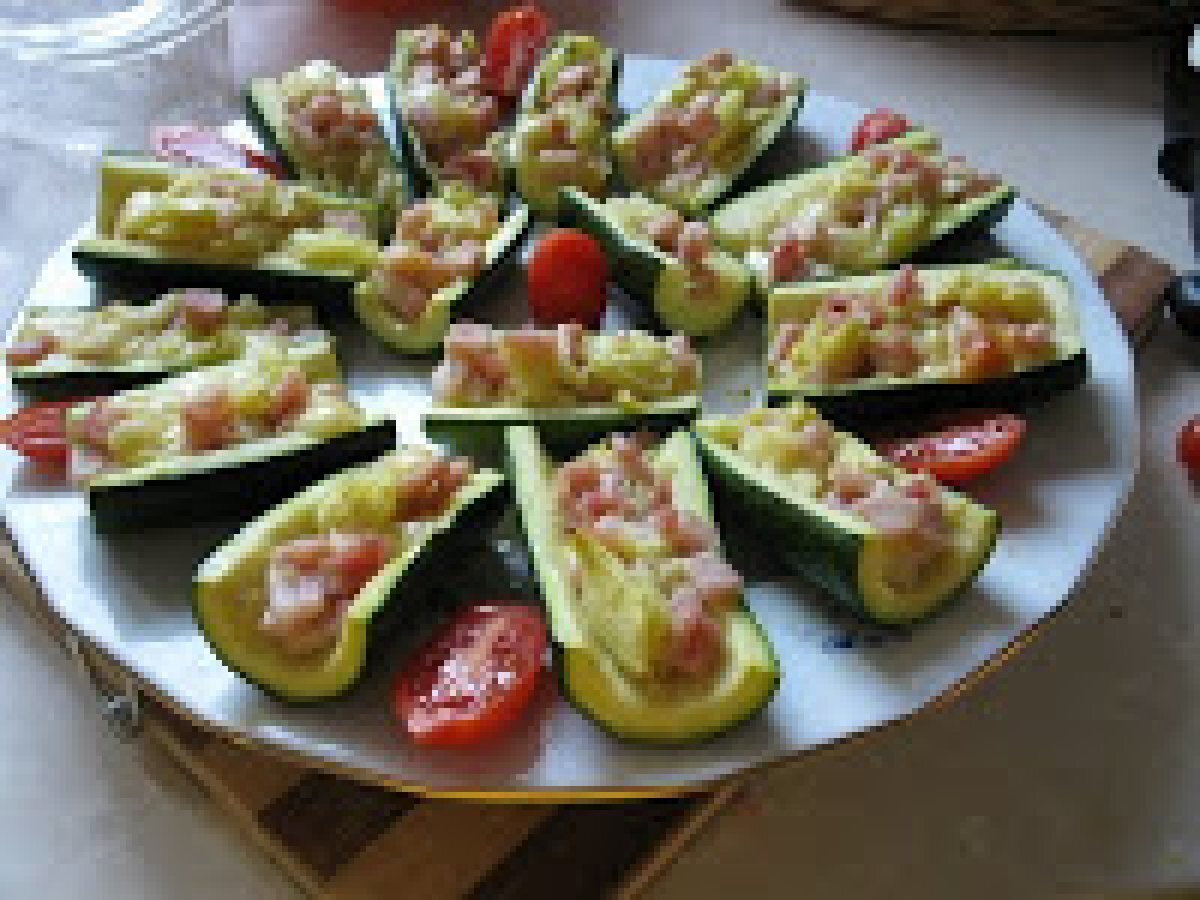 Barchette di zucchine con emmental e prosciutto cotto