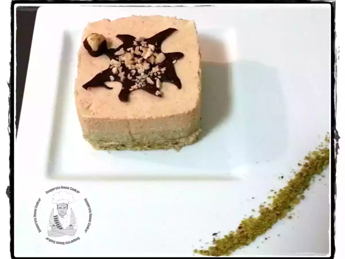 Bavarese al pistacchio e nocciole