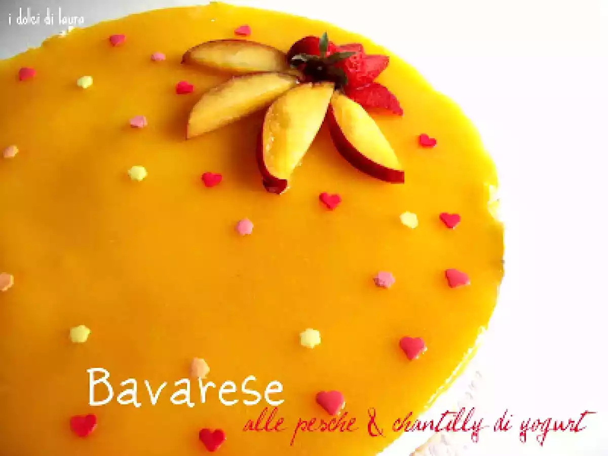 Bavarese alle pesche con chantilly di yogurt