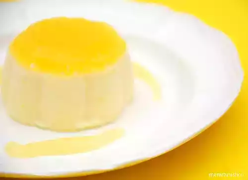 Bavarois alla vaniglia con gelatina e salsa di mandarino