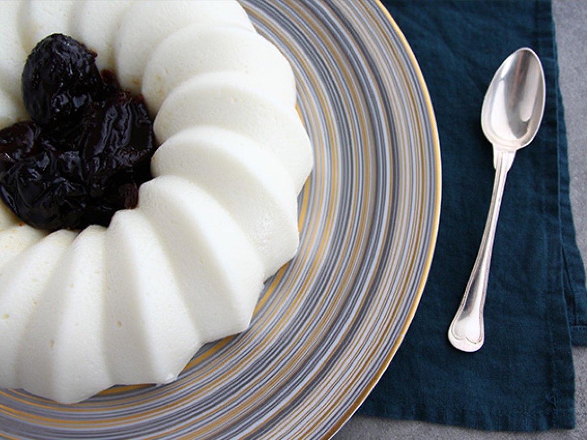 Biancomangiare al cocco con coulis di prugne secche - foto 6