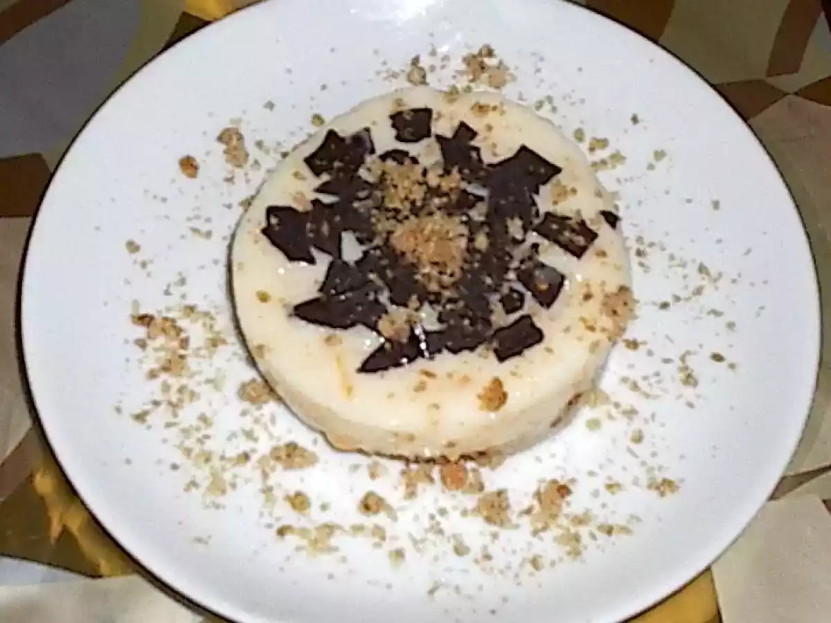 BIANCOMANGIARE CON BISCOTTI