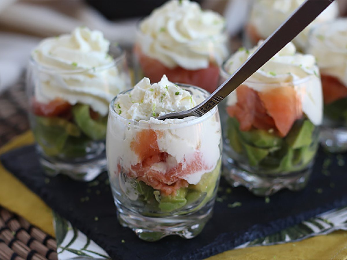 Bicchierini avocado e salmone affumicato - foto 4