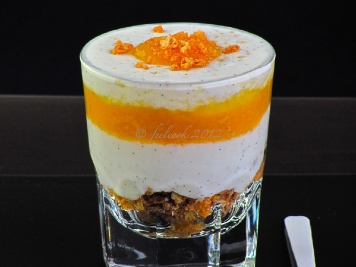 Bicchierini con yogurt e pesche al miele e zenzero, foto 1