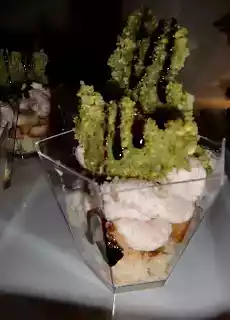 Bicchierini di mortadella e pistacchi